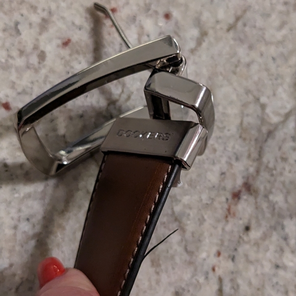 Dockers Men's Belt Size XL 42 - 44 Two Tone Black & Brown Silver Tone Buckle EUC - Picture 5 of 8